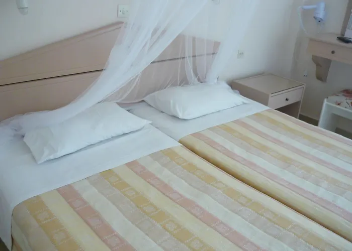 Hotell Karina Benitses (Corfu)