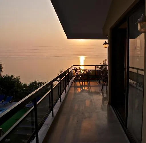 Hotel Karina 2*