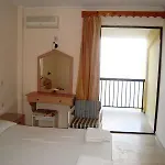 Karina 2* Benitses (Corfu)