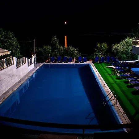 Hotel Karina 2*
