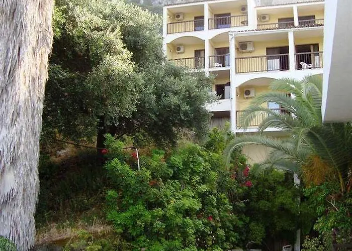 Hotell Karina Benitses (Corfu)